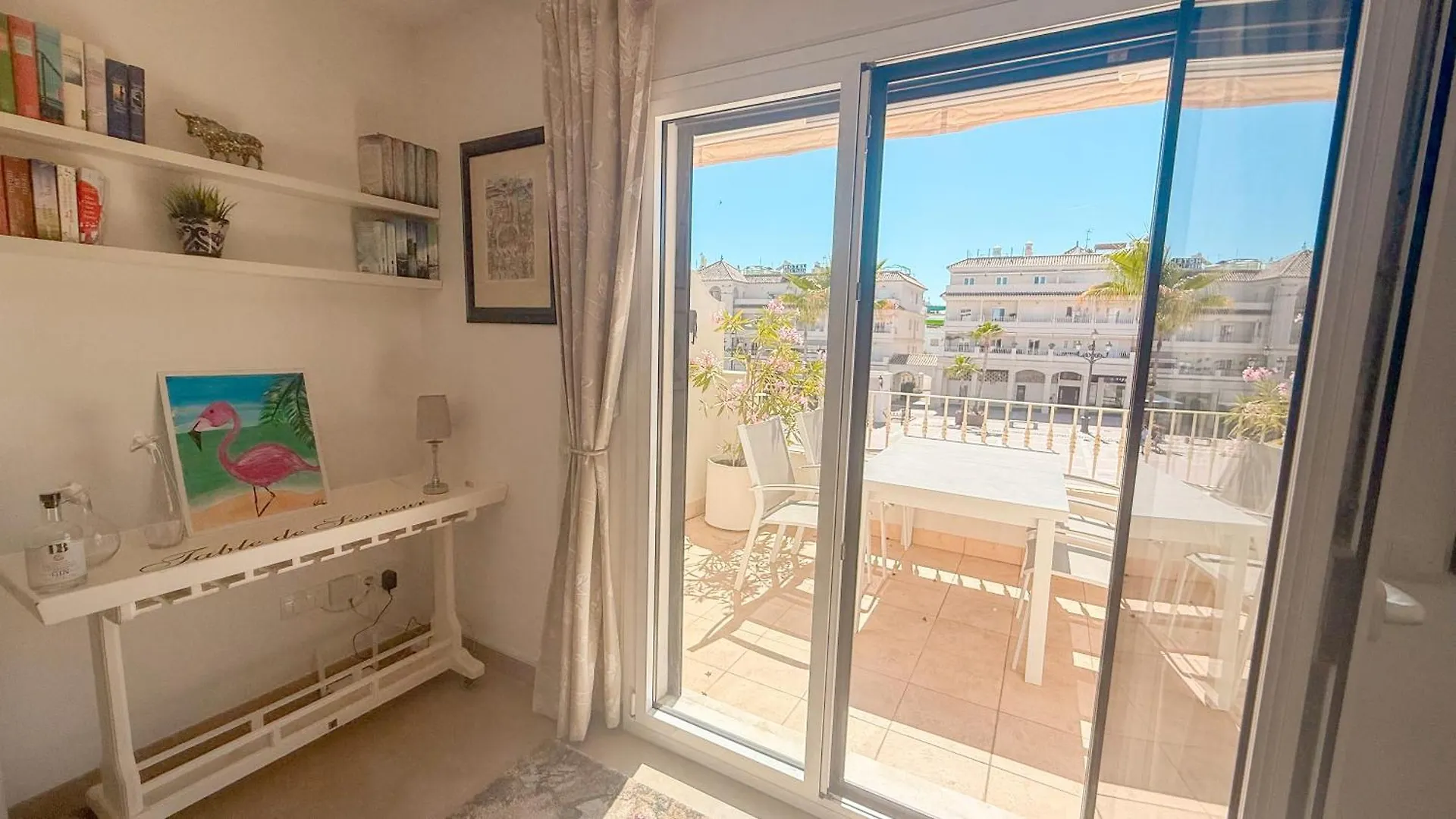 Jeanna B Daire Nerja 0*,  İspanya