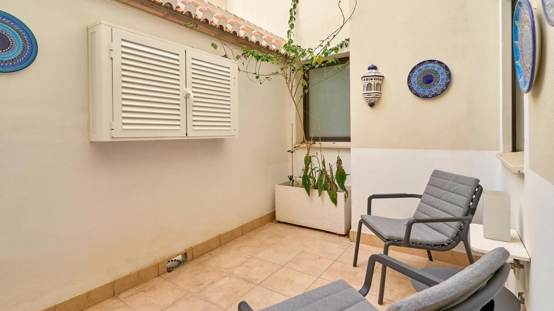 Jeanna B Daire Nerja İspanya